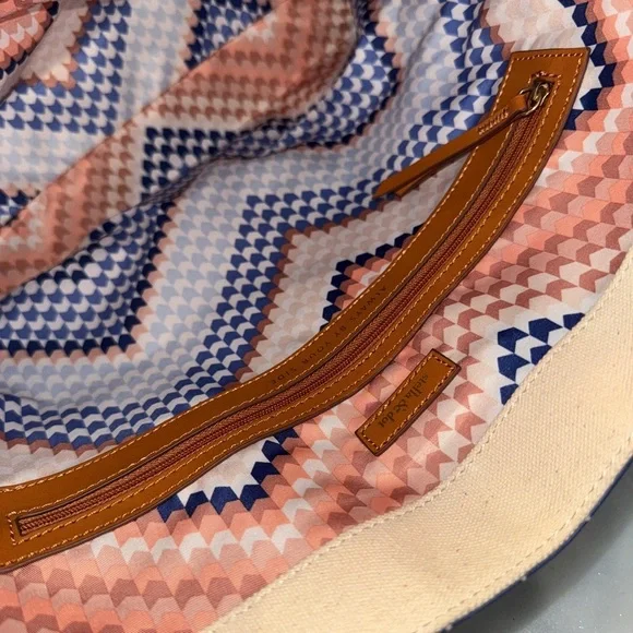 Stella and Dot Crosby Hobo Geo Tile Blue and White Toto Purse - Picture 7 of 9